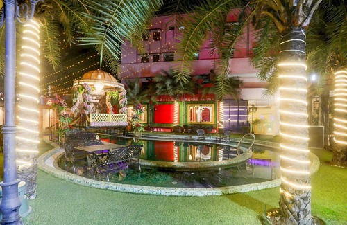 Patna Casa | Luxurious Family Retreat With Pool in Patna
