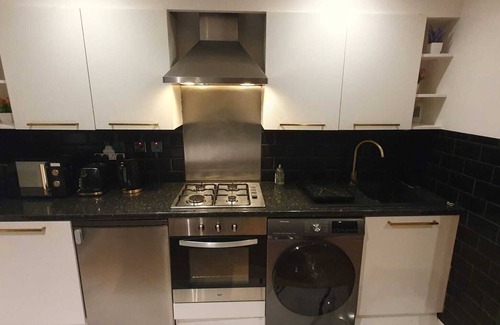 Harrow Apartamento | Luxurious Flat 19min from London, 7min to station!