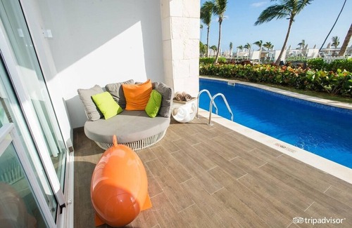 Punta Cana Apartamento | Luxurious Flat Suite w/ King Bed, Rain Shower, & Round Day Bed ALL-INCLUSIVE