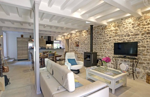 Notre-Dame-de-Boisset Cabaña | Casa rural con SPA, terraza y jardín cerrado en Notre-Dame-de-Boisset