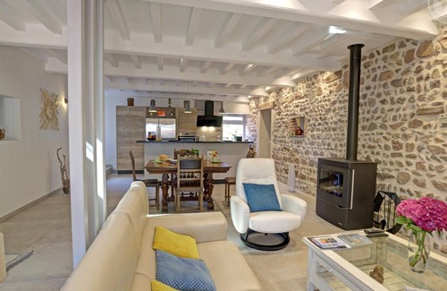Notre-Dame-de-Boisset Cabaña | Casa rural con SPA, terraza y jardín cerrado en Notre-Dame-de-Boisset