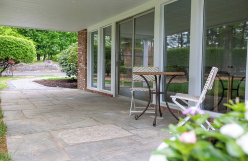 Andover Casa | Luxurious, fully renovated 5 bedroom home great indoor & outdoor living spaces