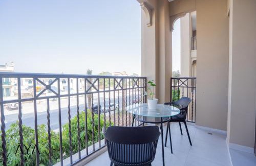 Umm Suqeim 3 Casa | Luxurious Garden View Apartment with Pool & Gym in Madinat Jumeirah By ĀYA Boutique