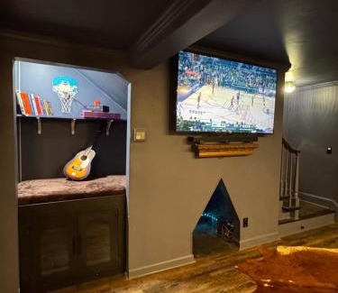 Charlotte Casa | Luxurious Getaway at Js Place