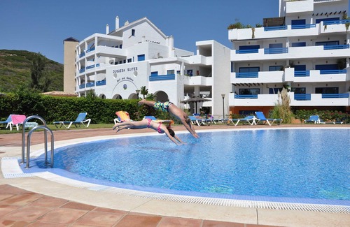 Castillo de Sabinillas Apartamento | Lujoso Apartamento en planta baja en un acogedor complejo bien garded