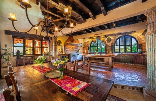 Úrsulo Galván Villa | LUJOSA "HACIENDA ANTIGUA" - DESTACADA EN EL NUEVO SHOW DE VIAJE, 'UN SENTIDO DE LUGAR'