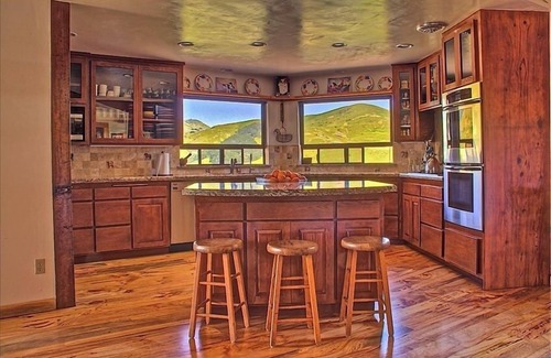 Cayucos Casa | Destination Luxury Ranch Retreat 8Bd / 7ba + / Piscina + Tenis + Airstream / 850 acres costeros