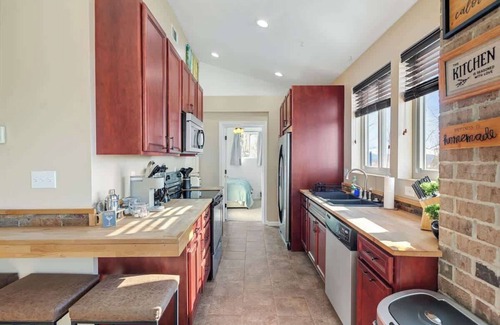 Pittsburgh Casa | Luxurious Hideaway with a Skyline View