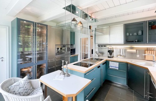 Tumlauer Koog Casa | Luxurious holiday home with indoor private pool and English park garden near SPO