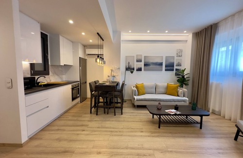 Filopappou Apartamento | Luxurious Home | Shared Rooftop Pool and Gym by TT