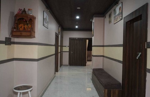 Varanasi Apartamento | Luxurious hotel or apartment in Varanasi city Near ghat Central Varanasi kashi