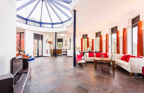 Tijarafe Villa | Moderna propiedad con increíbles vistas, y piscina climatizada de agua salada.