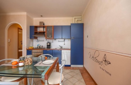 Polpenazze del Garda Apartamento | Luxurious Apartment with Lake View +swimming pool +parking space