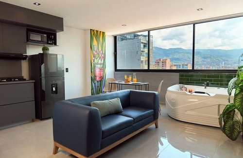 Estadio Apartamento | Luxurious Jacuzzi Aparta-suite Stadio Rosa Negra