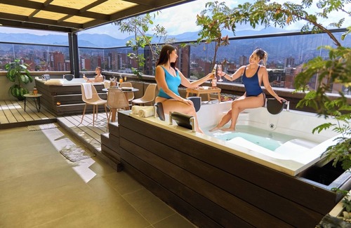 Estadio Apartamento | Luxurious Jacuzzi Aparta-suite Stadio Rosa Negra