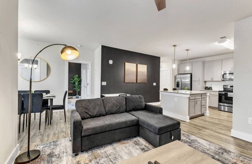 Hayes Apartamento | Luxurious King 3BR Suite—Mins to Downtown Durham!