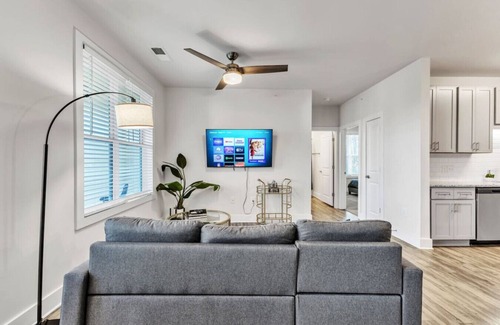 Hayes Apartamento | Luxurious King 3BR Suite—Mins to Downtown Durham!