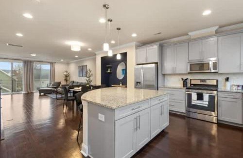 Charlotte Casa | Luxurious King 3BR Townhouse in Uptown Charlotte!