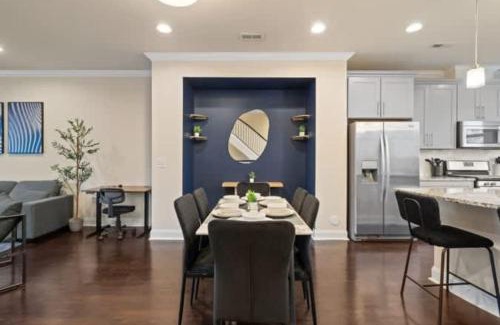 Charlotte Casa | Luxurious King 3BR Townhouse in Uptown Charlotte!