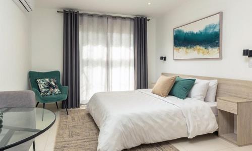 Osu Apartamento | Luxurious King Suite Two Bedroom Space Available