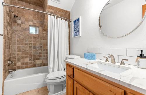 Dripping Springs Casa | Luxurious Lake Park House: Sleeps 25, Pool, Hot-Tub, Firepit and Game Room!