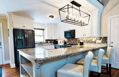 Ridgeway Casa | Luxurious Lake Wateree House