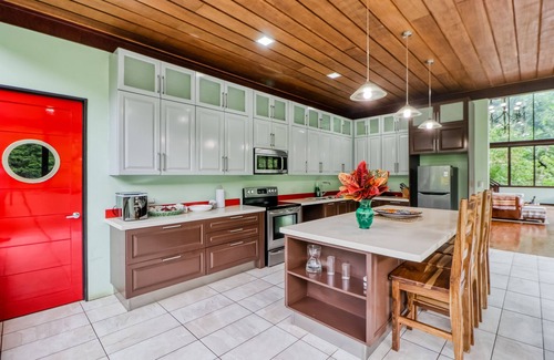 Peñas Blancas Casa | Luxurious lakefront designer villa in a private reserve - near Arenal Volcano