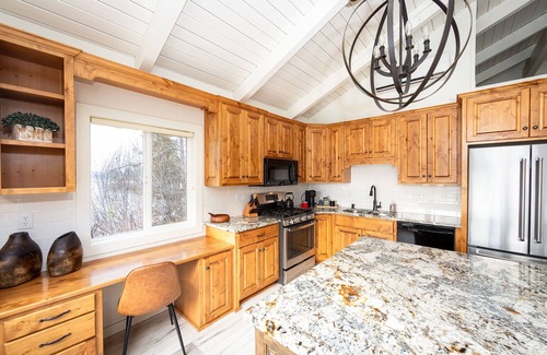Whitefish Casa | Luxurious Lakefront Escape on Whitefish Lake