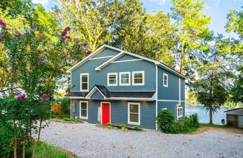 Chapin Casa | Luxurious Lakefront Escape