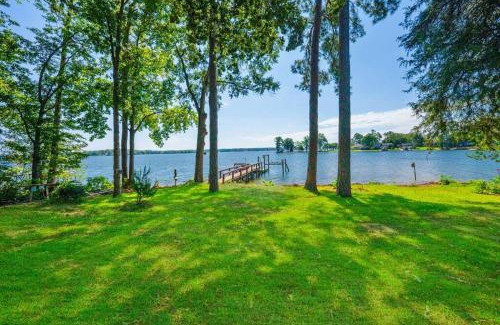 Chapin Casa | Luxurious Lakefront Escape