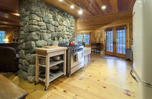 Camden Casa | Lujosa casa del lago Maine en Megunticook Lake en Camden, ¡el mejor alquiler en el lago!