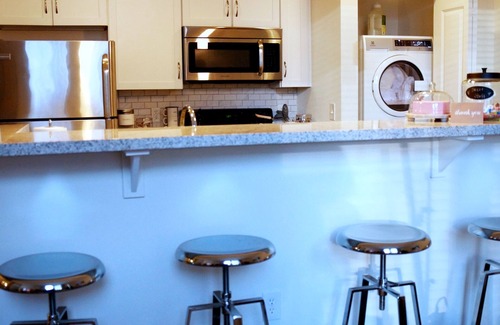Wholesale District Apartamento | Luxurious living right in the heart of Downtown!