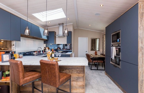 Inverurie Chalet De Esquí | Luxurious Lodge, perfect for couples or familes, sleeping four people.