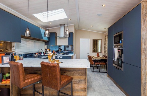 Inverurie Chalet De Esquí | Luxurious Lodge, perfect for couples or familes, sleeping four people.
