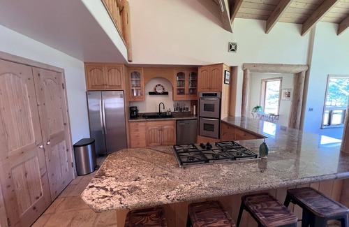 Sun Valley Cabina | Luxurious Log Home Retreat