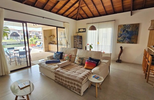 Marina Casa | Refugio Lujoso con Marina y Muelle de 55 Pies