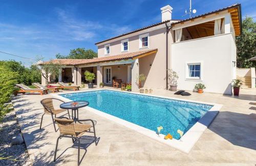 Kavran Villa | Luxurious Mediterranean house (8+2) near to the beautiful beaches