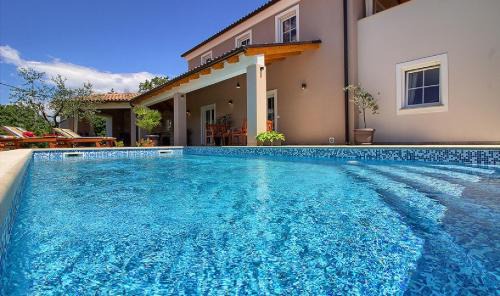 Kavran Villa | Luxurious Mediterranean house (8+2) near to the beautiful beaches