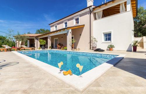 Kavran Villa | Luxurious Mediterranean house (8+2) near to the beautiful beaches