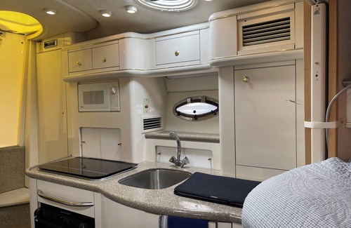 Cornelius Alquiler De Eote | Luxurious mini yacht on Lake Norman