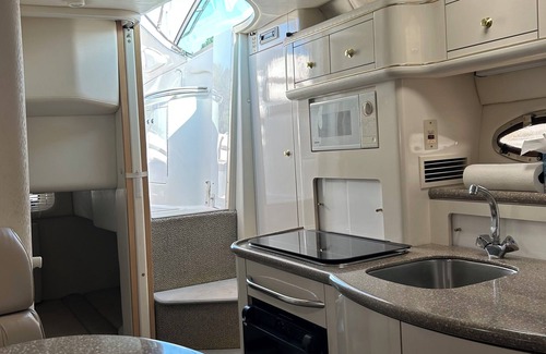 Cornelius Alquiler De Eote | Luxurious mini yacht on Lake Norman
