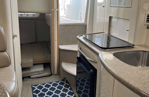 Cornelius Alquiler De Eote | Luxurious mini yacht on Lake Norman