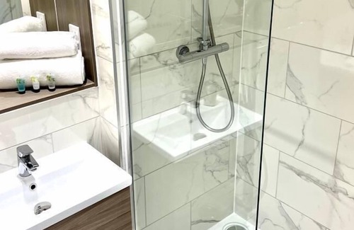 Central Milton Keynes Apartamento | Luxurious MK City Apartment- Walk to Train Station