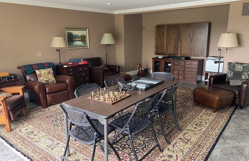 Springfield Casa | Luxurious, modern 6BR home on 436 acres, stunning views, hiking, near skiing