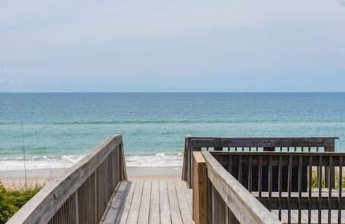 Surf City Casa | Luxurious Modern Beachfront Gem!