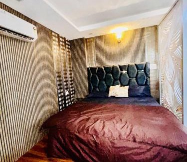 Panch Batti Apartamento | Luxurious Modern Flat with Elegant Interiors