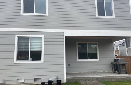 West Lake Stevens Casa | Luxurious Modern Home minutes away from the lake and all your convenient stores!