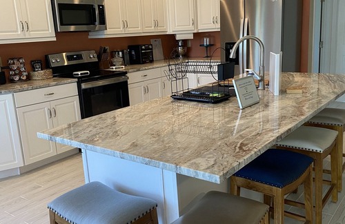 Buford Casa | Luxurious & Modern newly renovated good for corporate housing & family functions