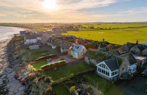 Boulmer Casa | Luxurious & modern on-the-beach family retreat