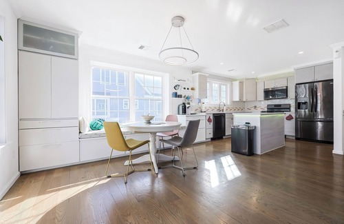 Quincy Casa | Luxurious Modern Smart Home in Quincy, near Beach and Boston